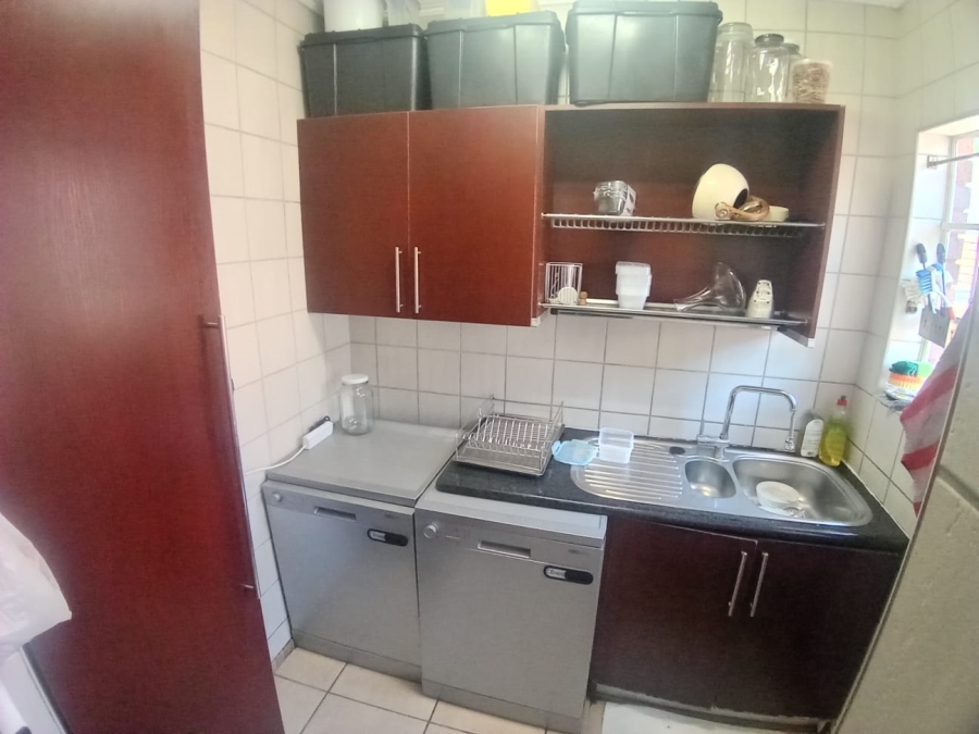 To Let 4 Bedroom Property for Rent in Geelhoutpark North West